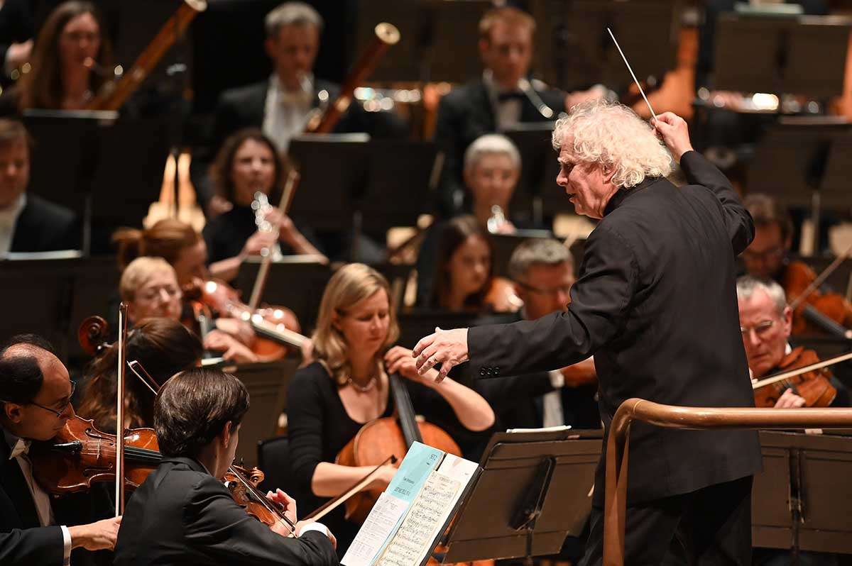 London Symphony Orchestra & Sir Simon Rattle. Image Mark Allan