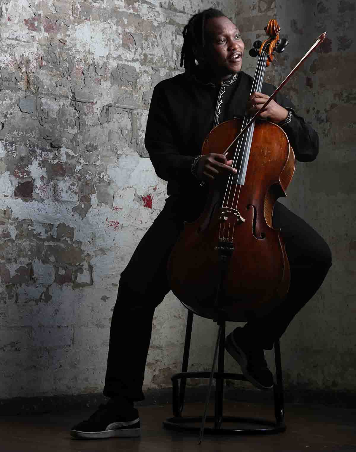 South African cellist Abel Selaocoe who is performing in the Hub programme, Edinburgh International Festival © Mlungisi Mlungwan (1)