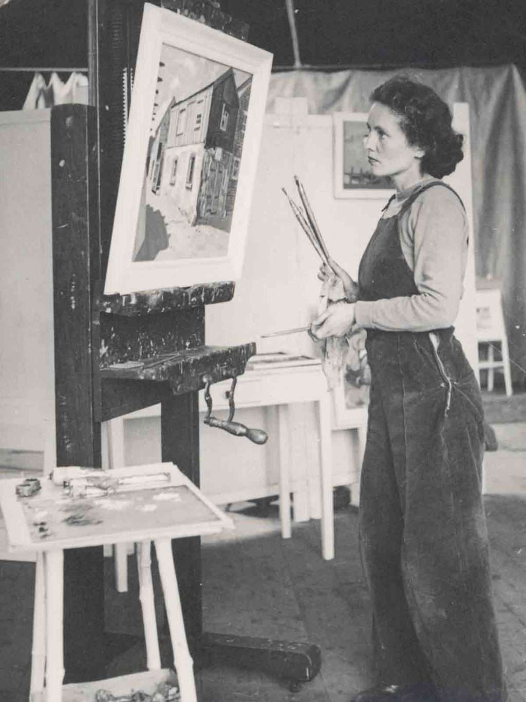 Wilhelmina Barns-Graham at easel. No.1, Porthmeor Studios, 1947. Photographer unknown. © Wilhelmina Barns-Graham Trust